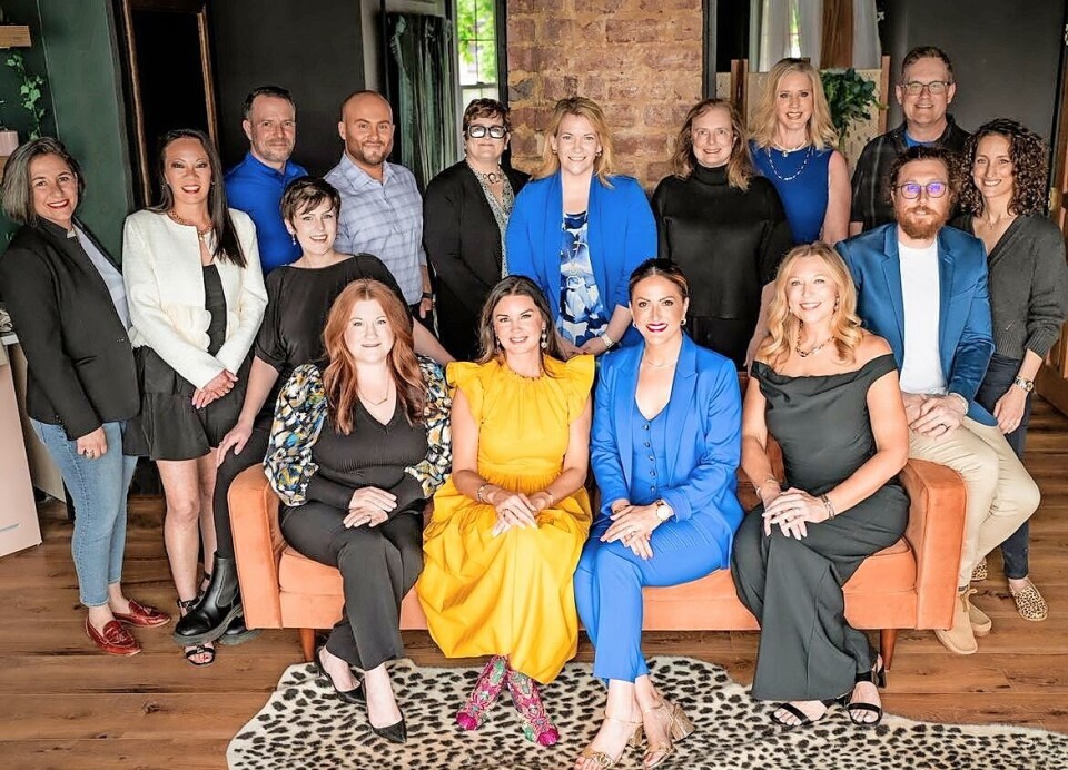 Menghubungkan seni, bisnis, dan komunitas