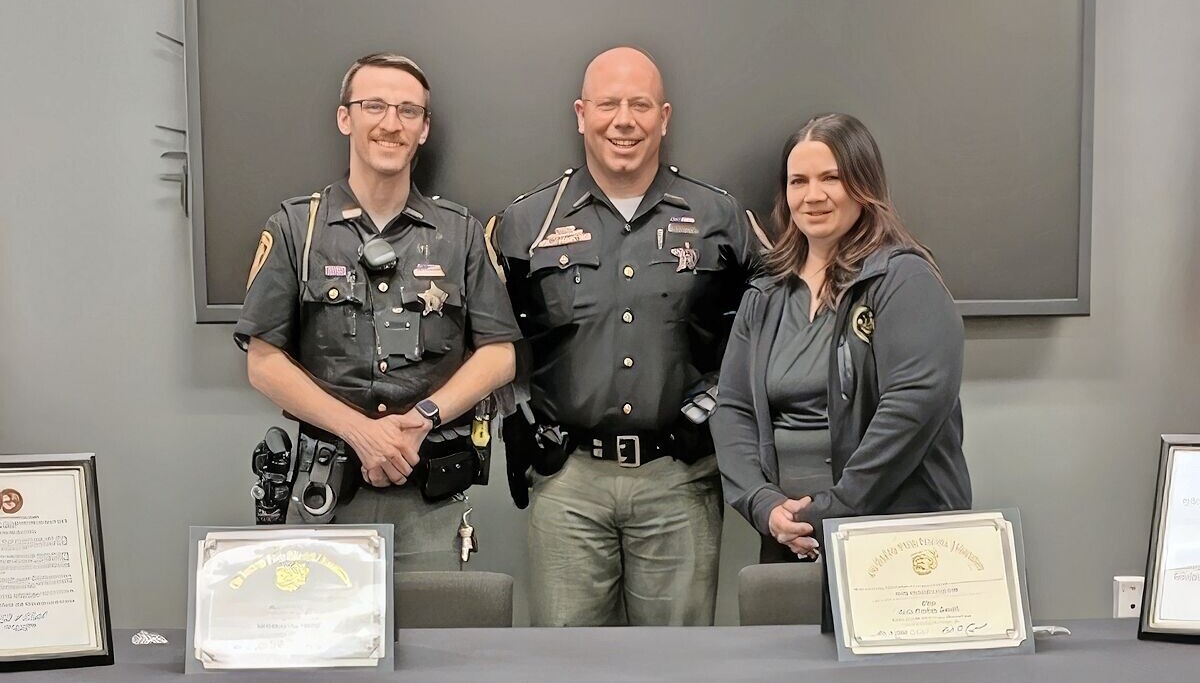 Sheriff honors dispatcher, deputy for infant rescue
