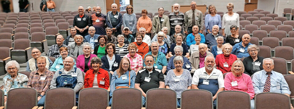 Retired Carrollton teachers reminisce at reunion dinner