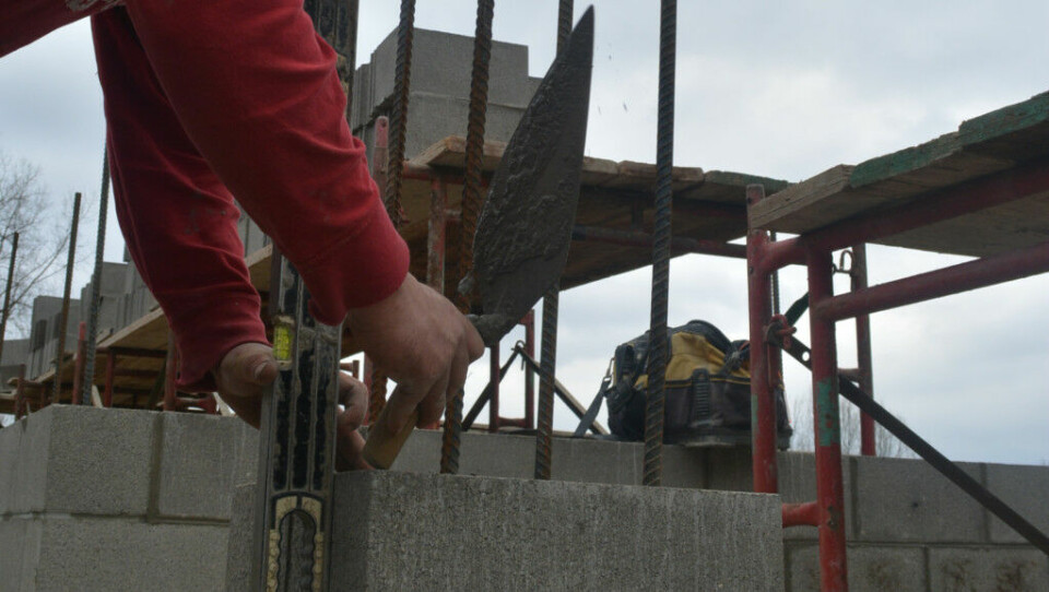 New bathhouse being constructed at Lake Park campgrounds Hathaway Incorporated employees were busy laying block last week for the new bathhouse at Lake Park’s campground. The new facility’s estimated completion date is May 1, just in time for camping season. Josie Sellers | Beacon