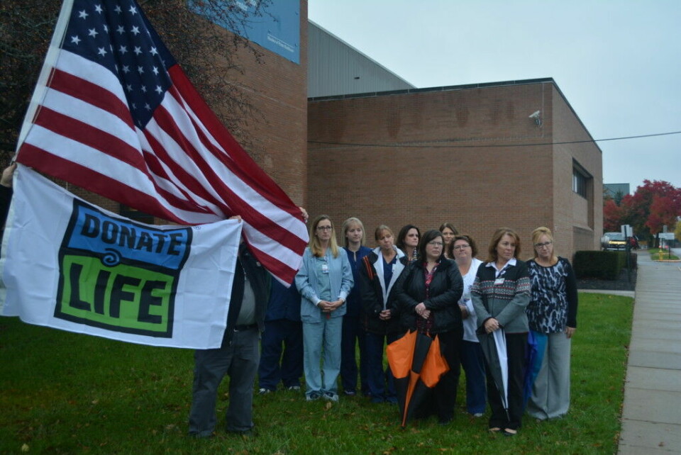 Hospital raises Donate Life flag
