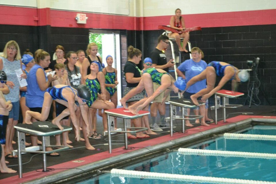 Rising Tide Aquatic Club hosts meet at CHS