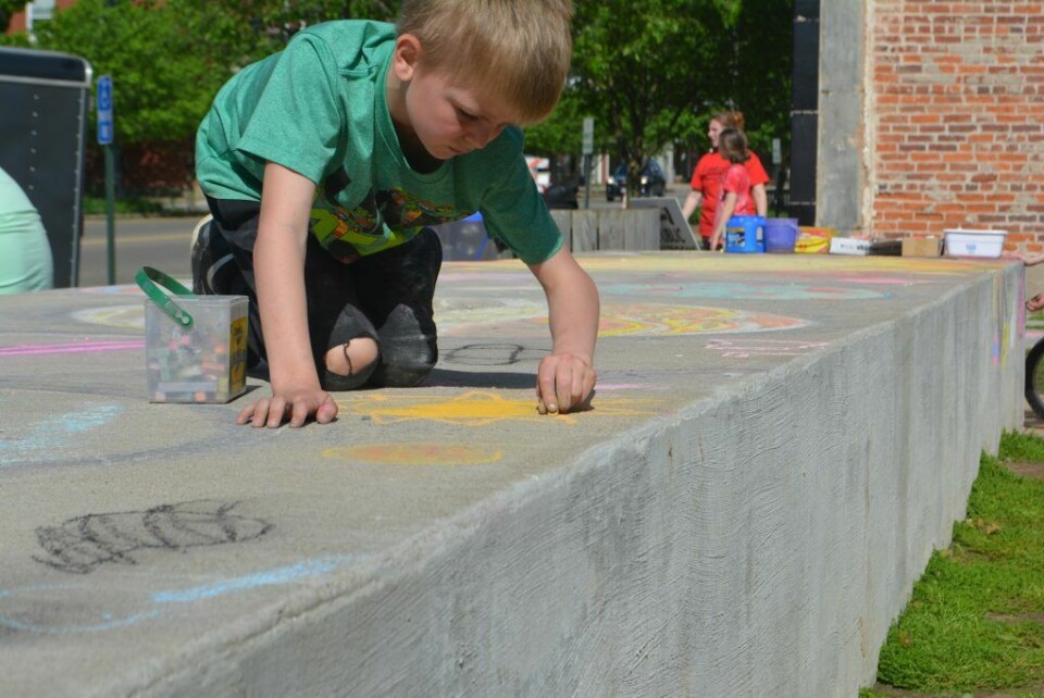 Dogwood Festival kicks off with Chalk & Roll
