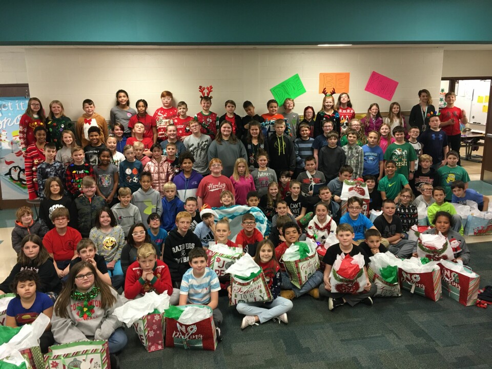 Coshocton fifth graders make blankets for the homeless