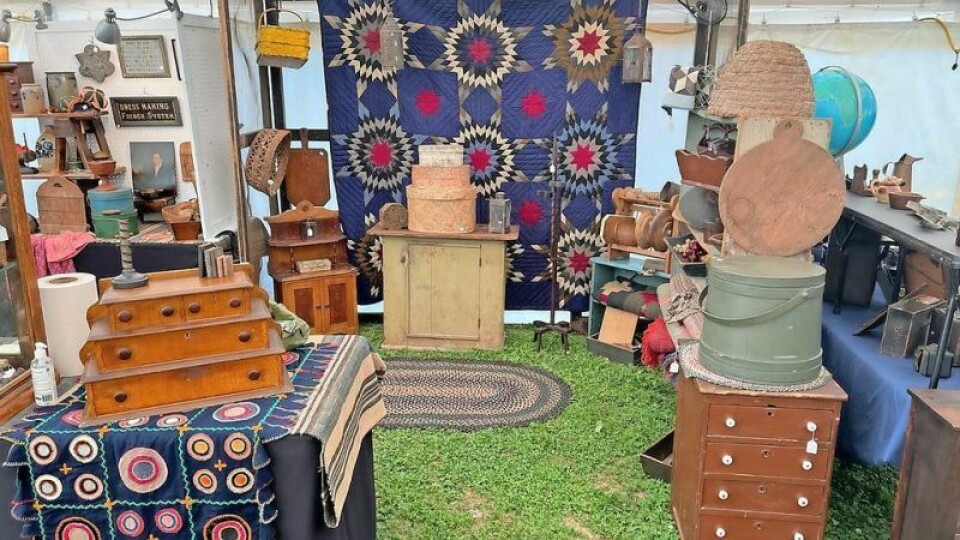 The Zoar Antiques Show features over 60 antique dealers, over 30 artisans and many folk artists throughout the village. Zoar hosts the 50th annual antiques and artisan show