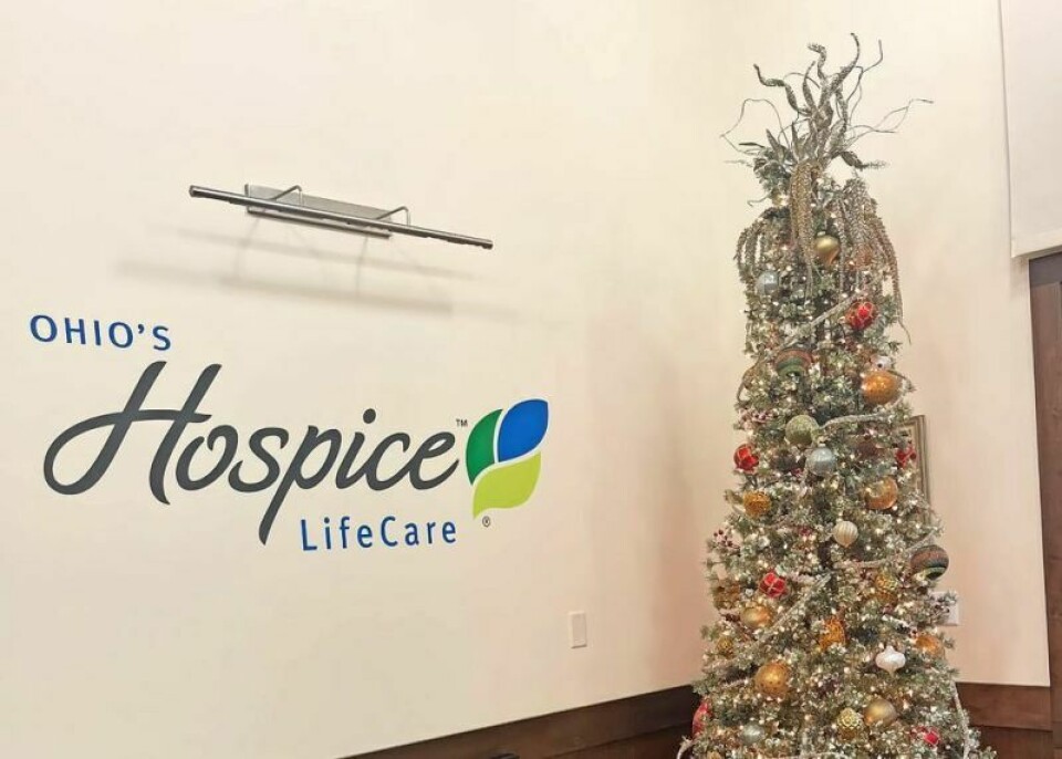 Friendtique, a local boutique resale shop in downtown Wooster, recently donated $25,000 to Ohio’s Hospice LifeCare, making a total of $1.3 million in its lifetime donations to Ohio’s Hospice LifeCare Community Care Fund. Friendtique makes donation to Ohio’s Hospice LifeCare