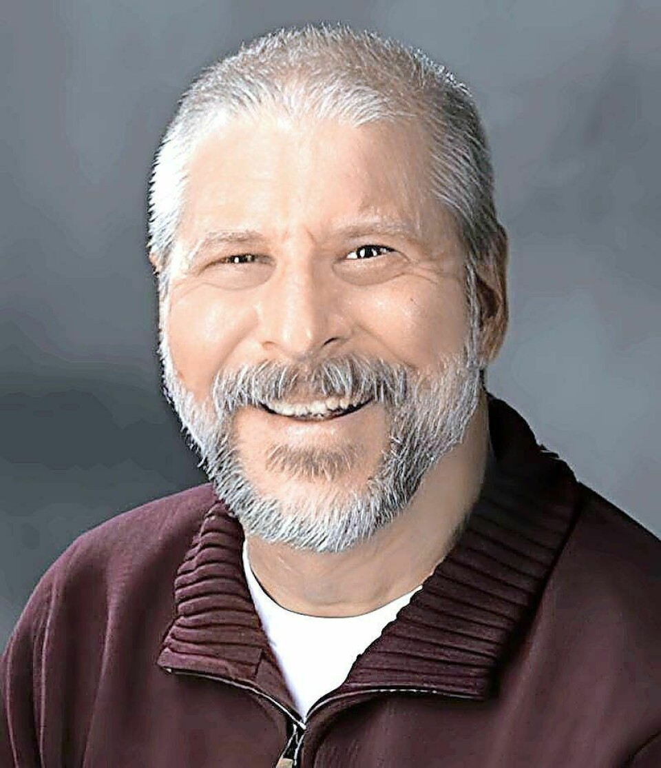 Jeffery Osikiewicz Osikiewicz earns Distinguished Teaching Award