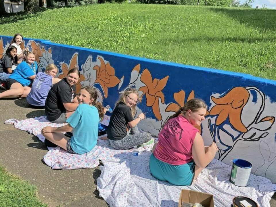 The students participating are Emily Rothacher, Graycn Lancaster, Bella Lindsey, Ashlynn Crouse, Kinsey Benline, Nicole Bowersock, Sugeily Ajanel Huinac and McKenzie Mitchell. Strasburg High Art Club creates beautification project in the village