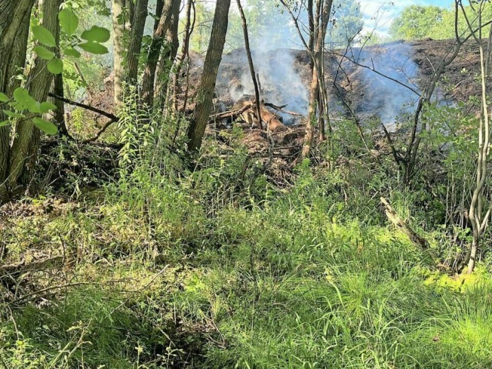 The Bolivar Volunteer Fire Department has been attempting to douse a smoldering mulch pile on French Hill Road. The 25-foot pile of mulch and debris was created by the former owner of the property. Burning mulch pile draws report to township trustees