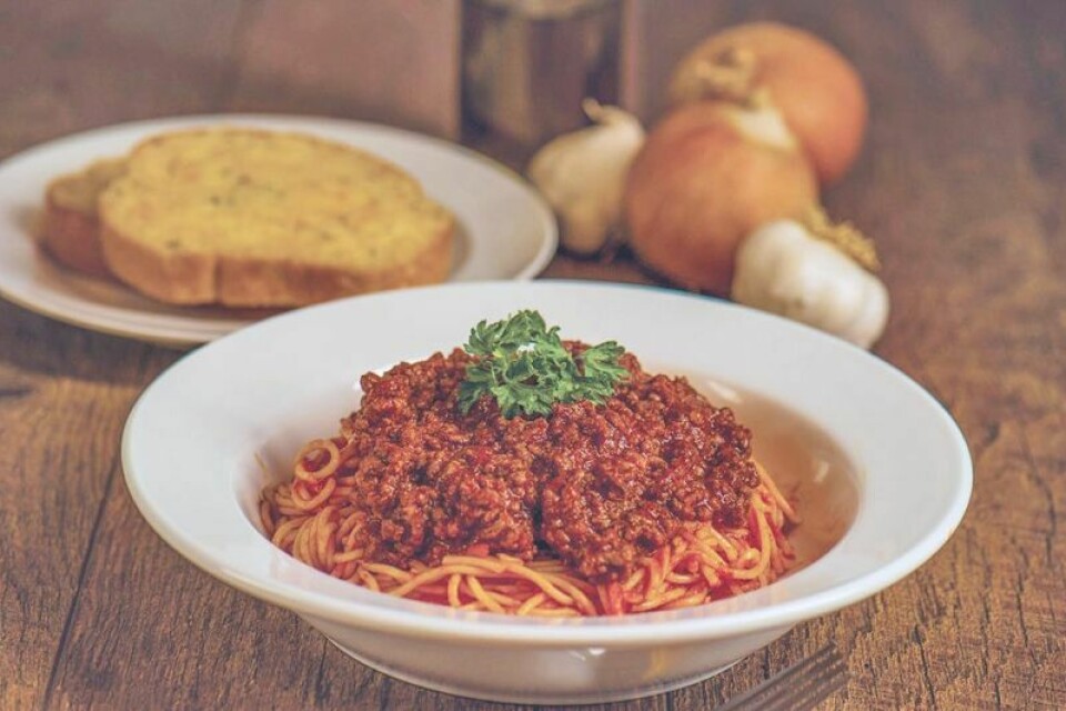 The dinner includes spaghetti with meat sauce, a salad bar, bread, a beverage and a variety of desserts. Firefighters to host pasta dinner