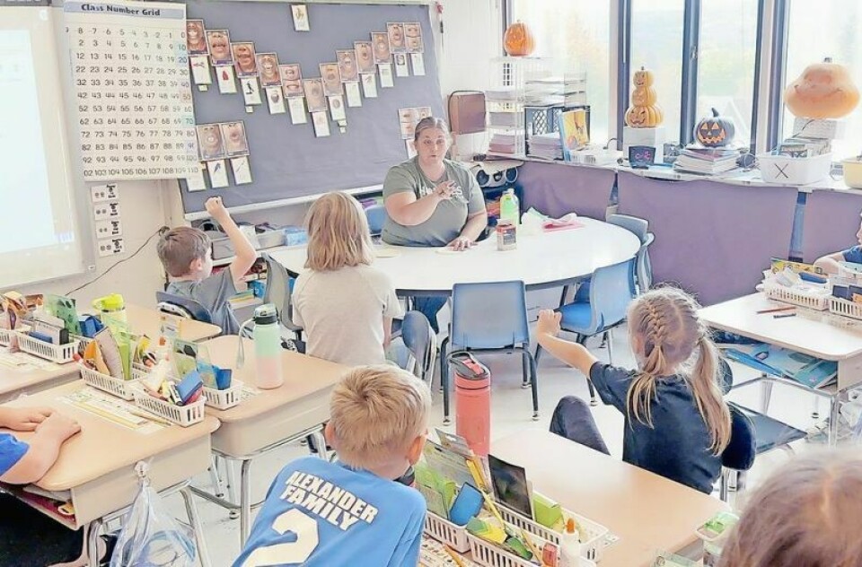 When Ella Lorentz came on board the Holmes County Ohio State Extension, one of her goals was to invest her time and talent into reaching out to the area elementary schools to provide STEM education. Her first major endeavor came with an apple experiment. How about STEM apples?