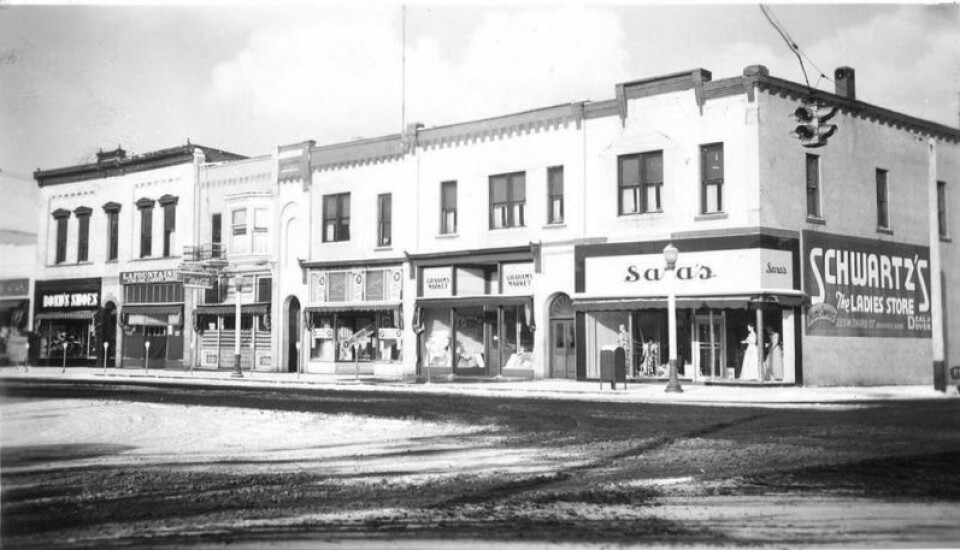 Albert Schwartz operated Schwartz’s Dress Shop in Dover in a space purchased from William Fienberg in 1944 and also served as the Tuscarawas County Jewish Center’s president for a time. Jewish entrepreneurs shape community history
