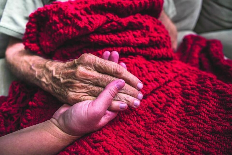 If you would like to cut squares, sew the blankets together or have fabric to donate, call the office at 330-343-6012. T4C collecting blankets for area nursing home residents