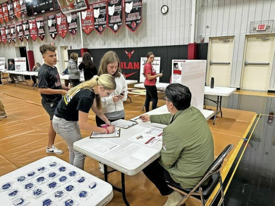 With more than a dozen stations featuring everything from auto insurance to groceries and good time expenses, community professionals brought their knowledge to the table during Real Money, Real World to offer advice and help students navigate the world of budgeting. Financial literacy program an eye-opener for area eighth-graders