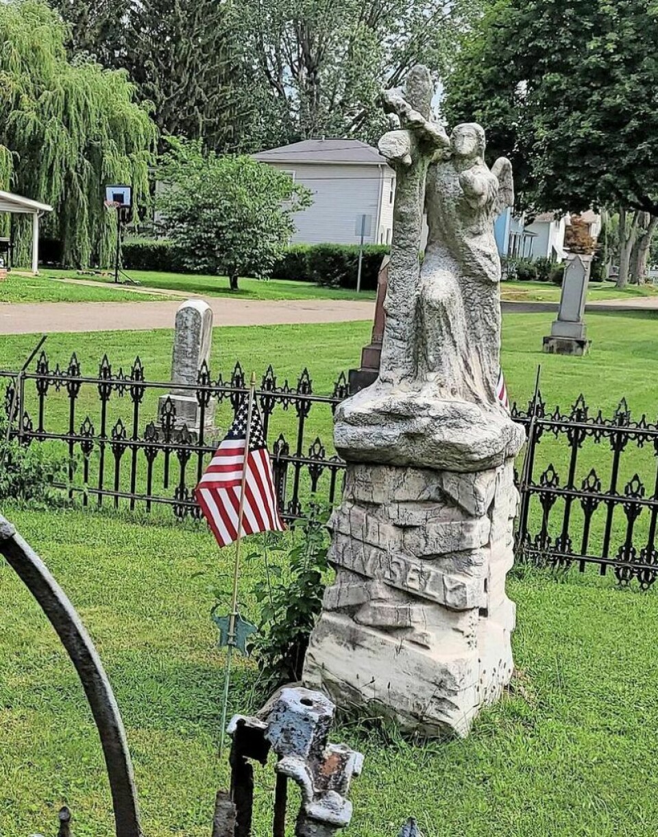 The oldest cemetery in Dover, it is the final resting place of the town founder Christian Deardorff and many others. Tour Dover’s oldest cemetery