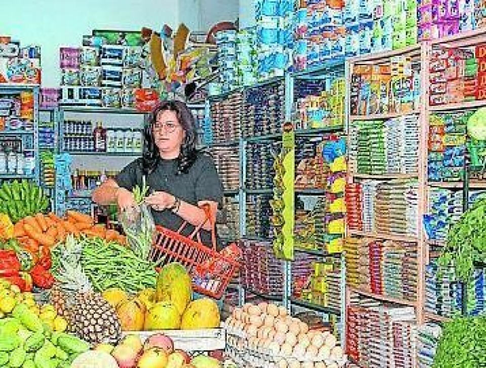 Tienda means shop in Spanish. In Latin American countries, tiendas are quite common. Tienda Tour highlights Dover businesses