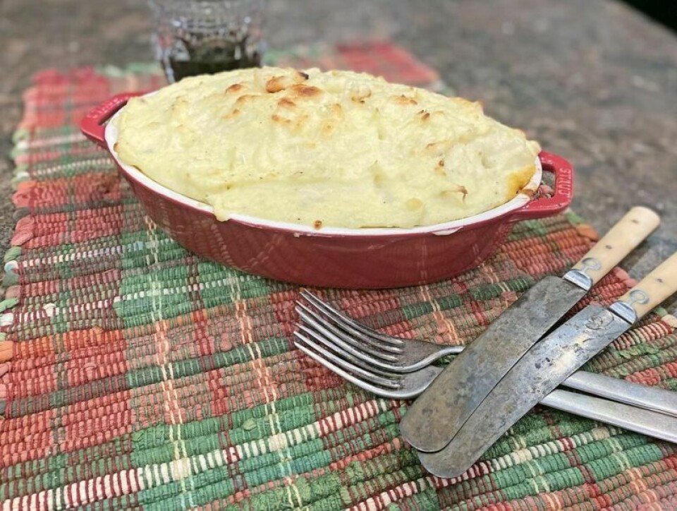Shepherd's pie is a baked dish of lamb or beef covered over with a thick layer of mashed potatoes. This dish will help you learn timing