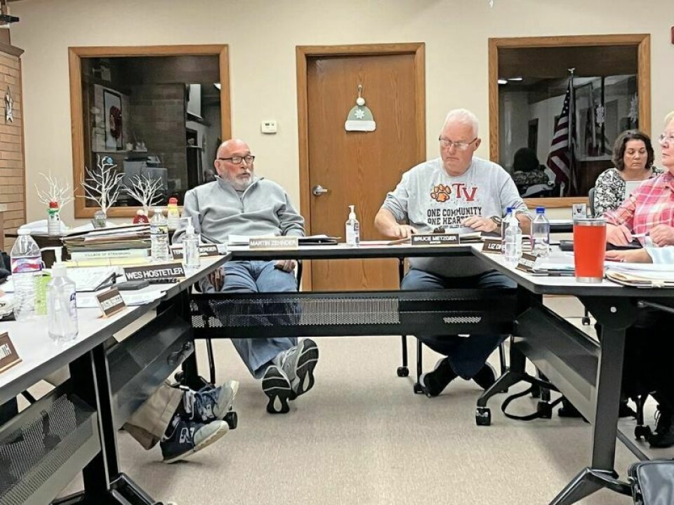 Marty Zehnder, council president pro-tem, left, and Mayor Bruce Metzger Motion to remove lights at crosswalk