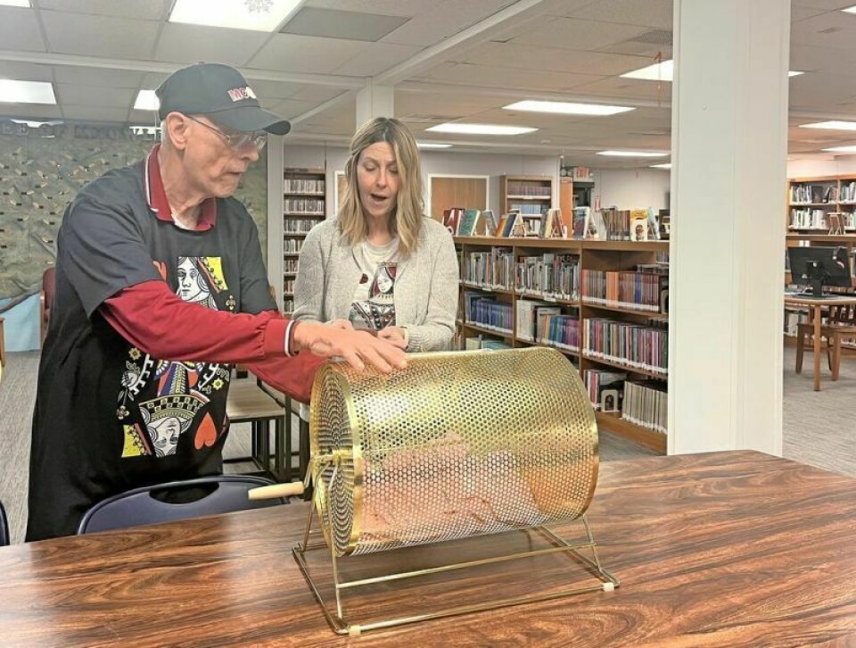 The Mineral City Library is holding an ongoing Queen of Hearts fundraiser. Pictured are Carrie Moore, director of the Mineral City Library, and Terry Nill, president of the Friends of the Mineral City Nicole Donant Library. Mineral City Library holds weekly Queen of Hearts fundraiser