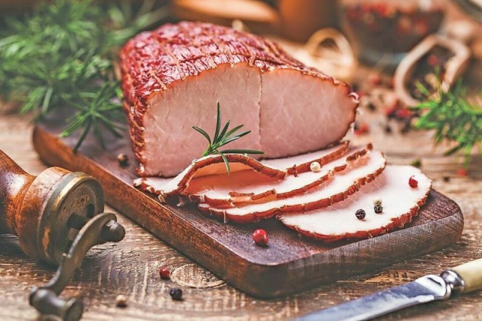 During the month of July, Holmes County veterans and veterans’ widows/widowers can sign up to receive a voucher for a ham or turkey for Christmas. Christmas comes in July for Holmes County veterans