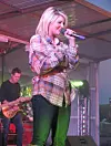 Rising country music star Lauren Alaina encourages fans to follow your dreams at Tuscarawas County Fair appearance