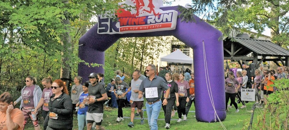 Grape Stomp 5K brings runners, wine and shelter dogs together for a cause