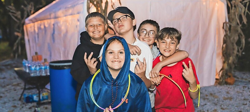 Teens race through ‘alien abduction’ corn maze at faith-based murder mystery event