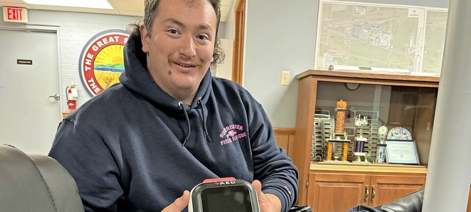 Sugarcreek Council receives new AED, updates Maple Street project