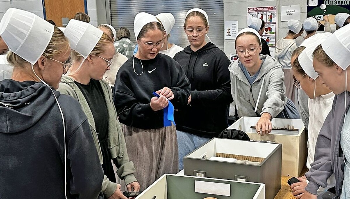 Eighth-graders craft creative designs for annual Mini Dream Bedroom Contest Eighth-graders craft creative designs for annual Mini Dream Bedroom Contest